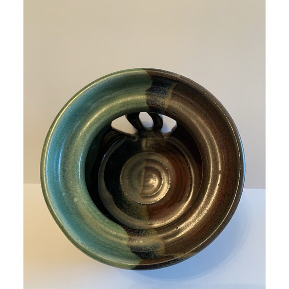 Mudworks USA Pottery Ceramic Jar Cannister Garlic Storage Curly Circle Lid Vents - Picture 5 of 11